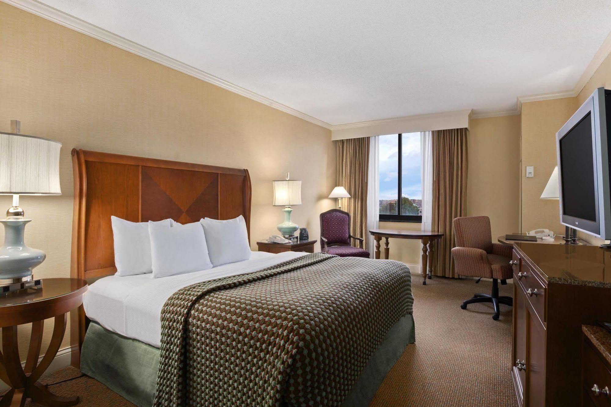 Doubletree By Hilton Cleveland East Beachwood Phòng bức ảnh